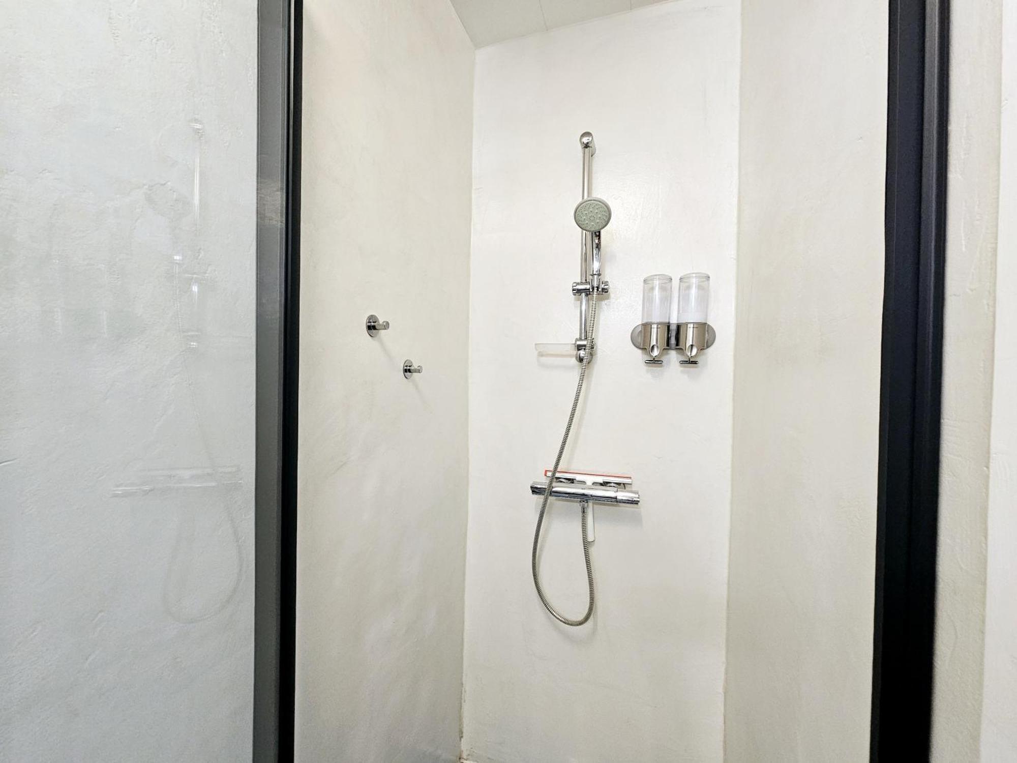 Refuge Urbain - Ideal Pro, Familles & Amis - Le Calme En Hypercentre - Wifi Haut Debit - Netflix - Machine A Laver - Gare, Cathedrale, Commerces, Restaurants & Transports En Commun A Moins De 10 Minutes A Pied Reims Buitenkant foto